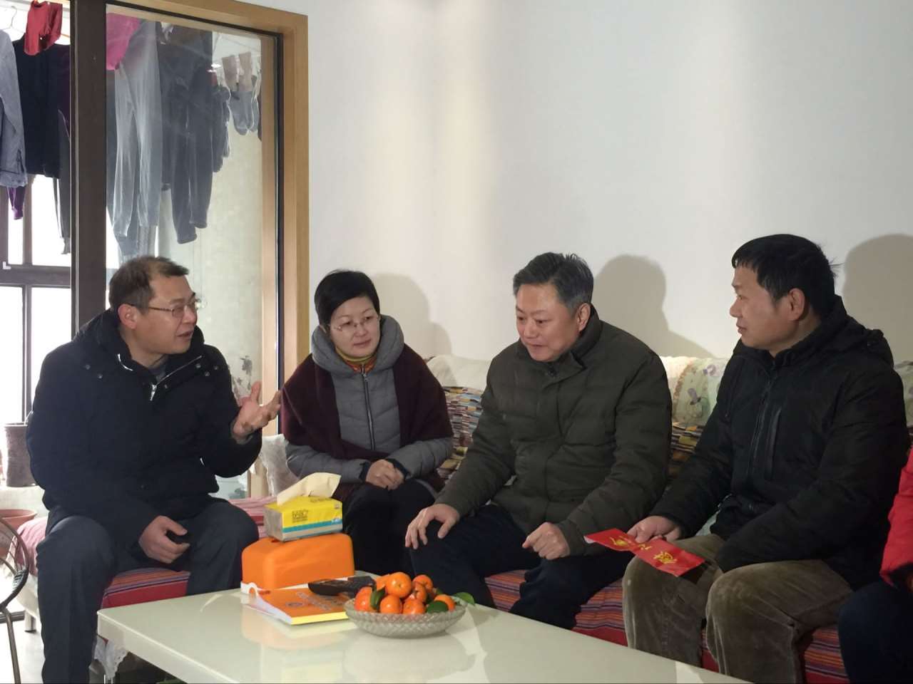 【领导关怀】市委常委,组织部长,统战部长王朝晖看望慰问我校困难职工